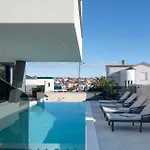Villa Luxus Nerra In Mit Meerblick - By Istrabook *