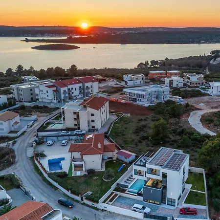 Luxus Nerra In Mit Meerblick Medulin