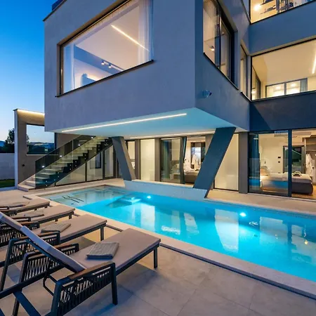 Villa Luxus Nerra In Mit Meerblick